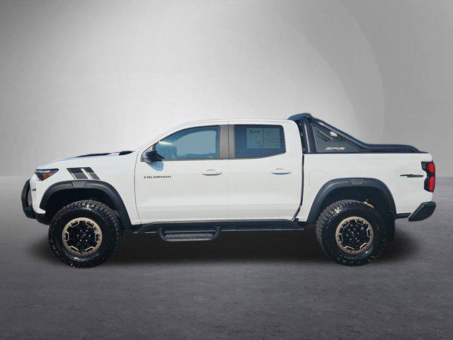 Photo of 2023 Summit White Chevrolet Colorado