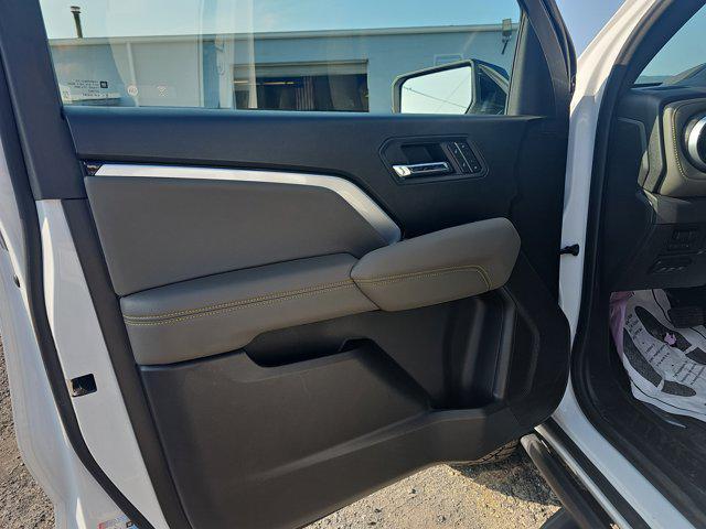 Photo of 2023 Summit White Chevrolet Colorado