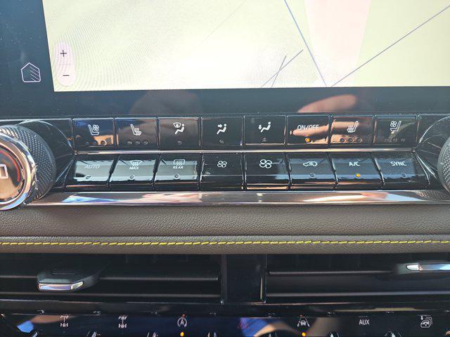 Photo of 2023 Summit White Chevrolet Colorado