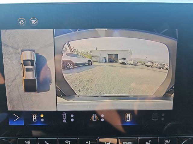 Photo of 2023 Summit White Chevrolet Colorado