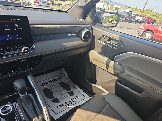 Photo of 2023 Summit White Chevrolet Colorado