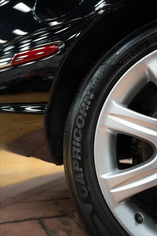 Photo of 2005 Ebony Jaguar XJ