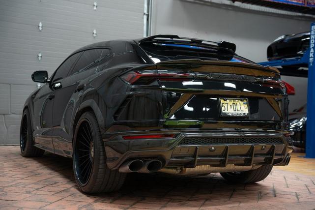 Photo of 2021 Black Lamborghini Urus