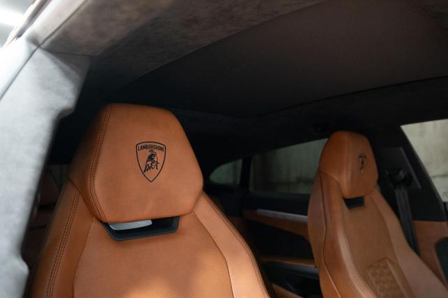 Photo of 2021 Black Lamborghini Urus