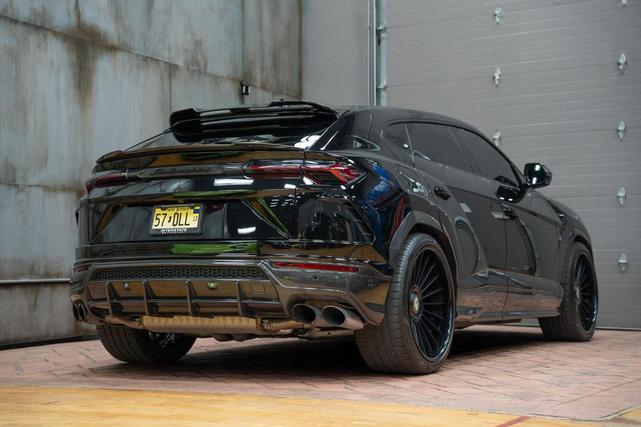 Photo of 2021 Black Lamborghini Urus