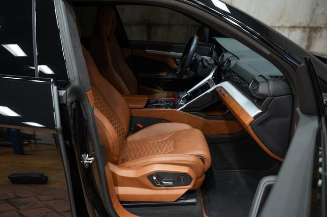 Photo of 2021 Black Lamborghini Urus