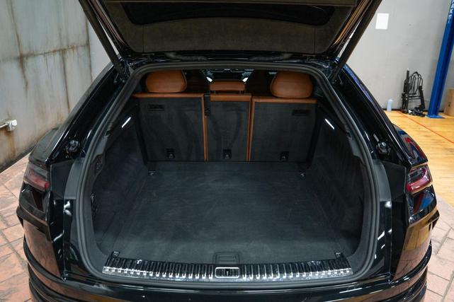 Photo of 2021 Black Lamborghini Urus