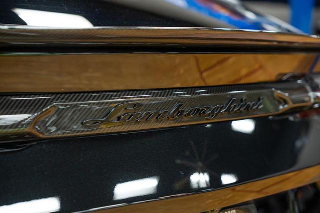Photo of 2021 Black Lamborghini Urus