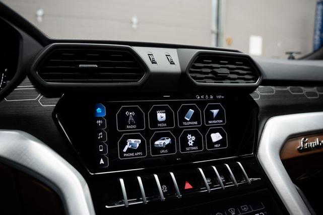 Photo of 2021 Black Lamborghini Urus