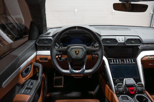 Photo of 2021 Black Lamborghini Urus