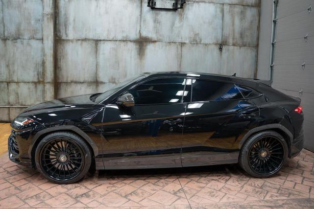 Photo of 2021 Black Lamborghini Urus