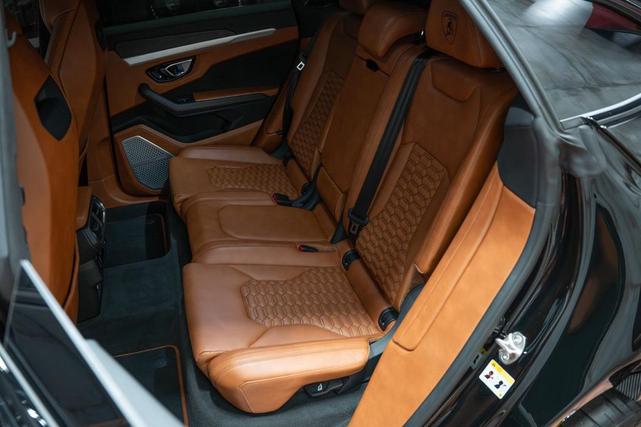 Photo of 2021 Black Lamborghini Urus