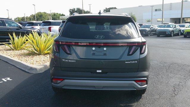 Photo of 2025 Amazon Gray Hyundai TUCSON Hybrid