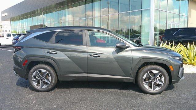 Photo of 2025 Amazon Gray Hyundai TUCSON Hybrid