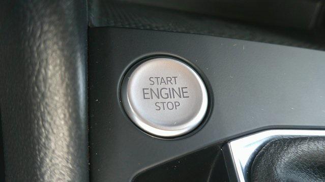 Photo of 2022 Gray Volkswagen Taos