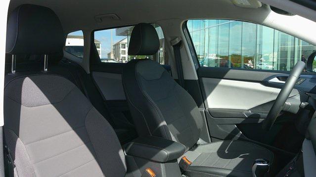 Photo of 2022 Gray Volkswagen Taos