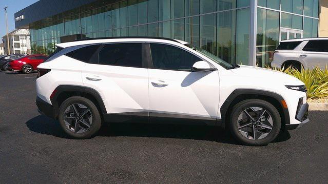 Photo of 2025 Serenity White Pearl Hyundai TUCSON