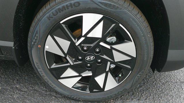 Photo of 2025 Abyss Black Pearl Hyundai KONA