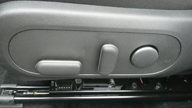 Photo of 2025 Abyss Black Pearl Hyundai KONA