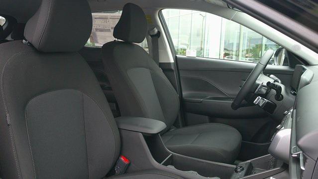 Photo of 2025 Abyss Black Pearl Hyundai KONA