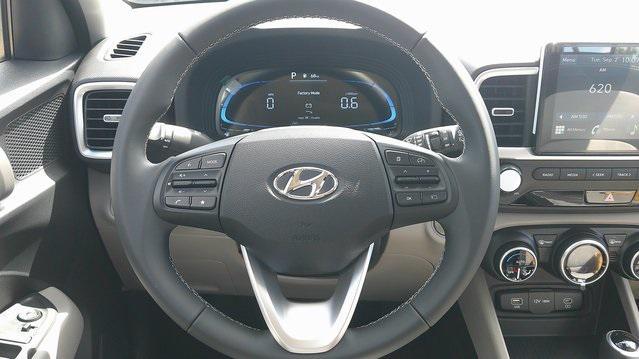 Photo of 2025 Shimmering Silver Hyundai VENUE