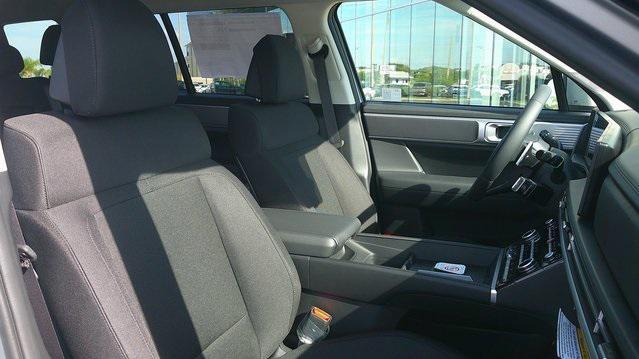 Photo of 2026 Shimmering Silver Hyundai SANTA FE