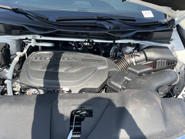 Photo of 2024 Platinum White Pearl Honda Odyssey