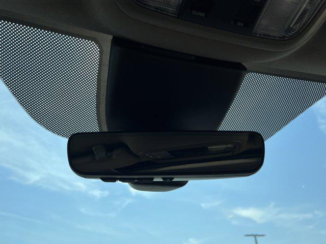 Photo of 2024 Platinum White Pearl Honda Odyssey