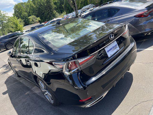 Photo of 2016 Obsidian Lexus GS 200t