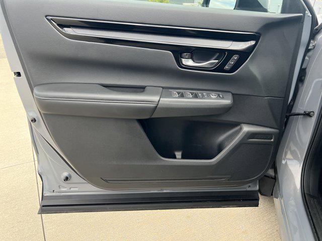 Photo of 2025 Urban Gray Pearl Honda CR-V