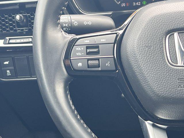 Photo of 2025 Urban Gray Pearl Honda CR-V