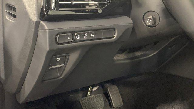 Photo of 2026 Platinum White Pearl Acura MDX