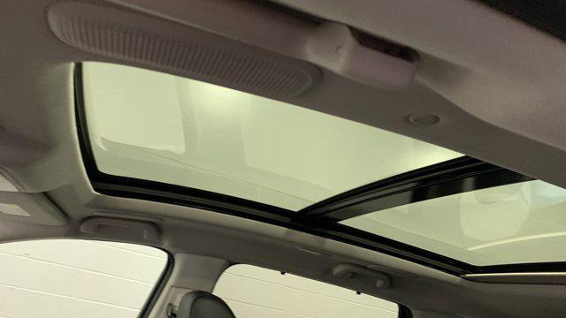 Photo of 2026 Platinum White Pearl Acura MDX