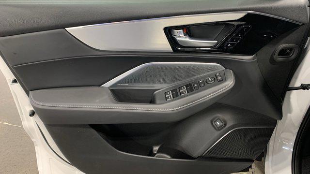 Photo of 2026 Platinum White Pearl Acura MDX