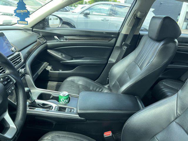 Photo of 2018 Crystal Black Pearl Honda Accord