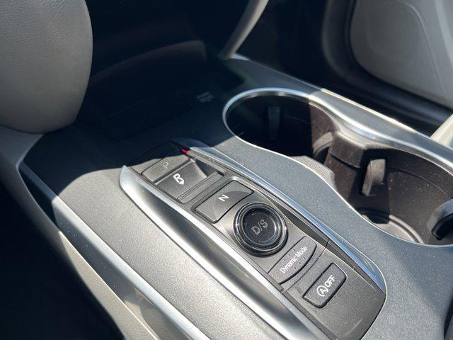 Photo of 2019 Lunar Silver Metallic Acura MDX