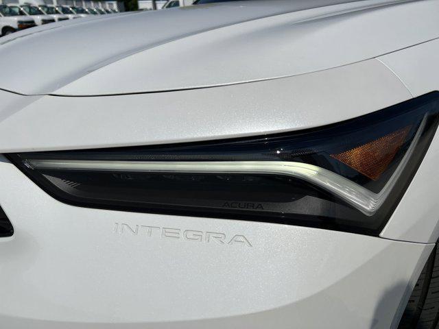 Photo of 2025 Platinum White Pearl Acura Integra