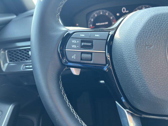 Photo of 2025 Platinum White Pearl Acura Integra