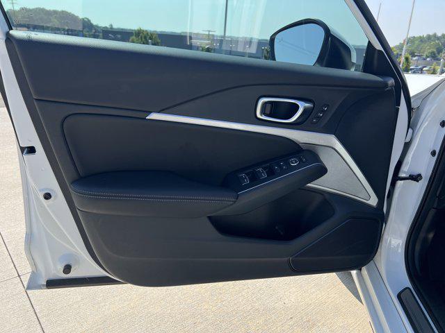 Photo of 2025 Platinum White Pearl Acura Integra
