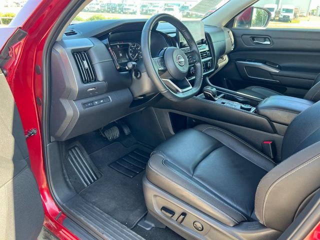 Photo of 2023 Scarlet Ember Nissan Pathfinder