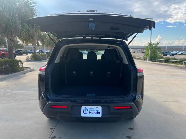 Photo of 2024 Black Nissan Pathfinder