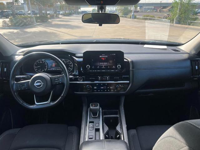 Photo of 2024 Black Nissan Pathfinder