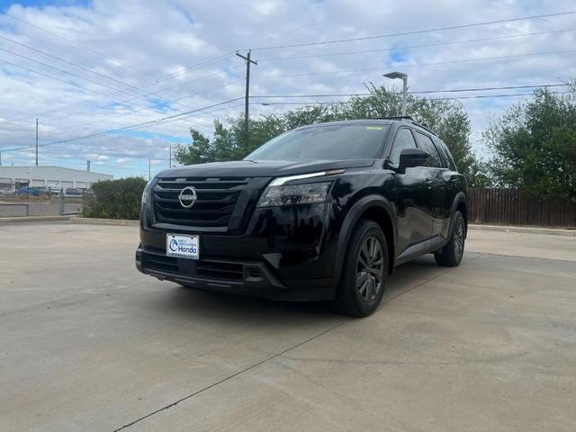 Photo of 2024 Black Nissan Pathfinder