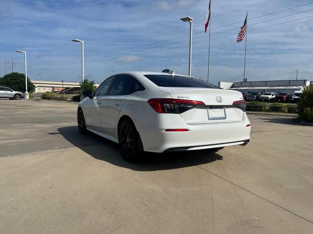 Photo of 2024 White Honda Civic