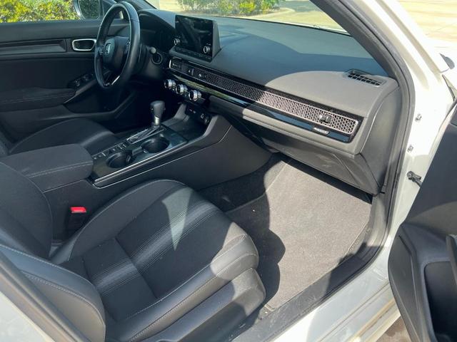 Photo of 2024 White Honda Civic