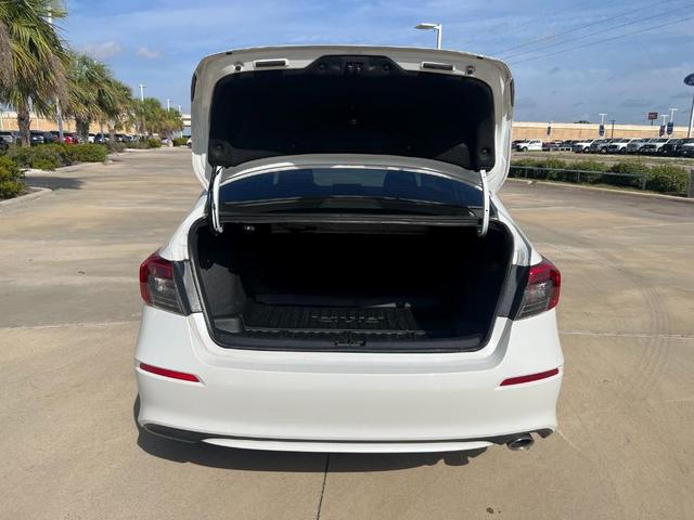 Photo of 2024 White Honda Civic