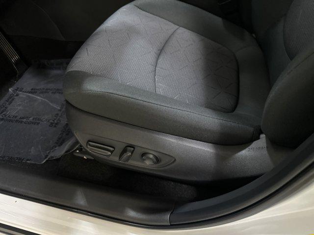 Photo of 2025 Ice Cap Toyota RAV4