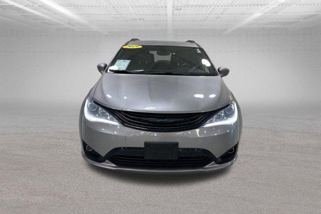 Photo of 2019 Billet Silver Metallic Clearcoat Chrysler Pacifica Hybrid