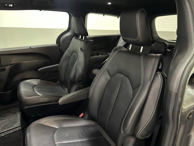 Photo of 2019 Billet Silver Metallic Clearcoat Chrysler Pacifica Hybrid