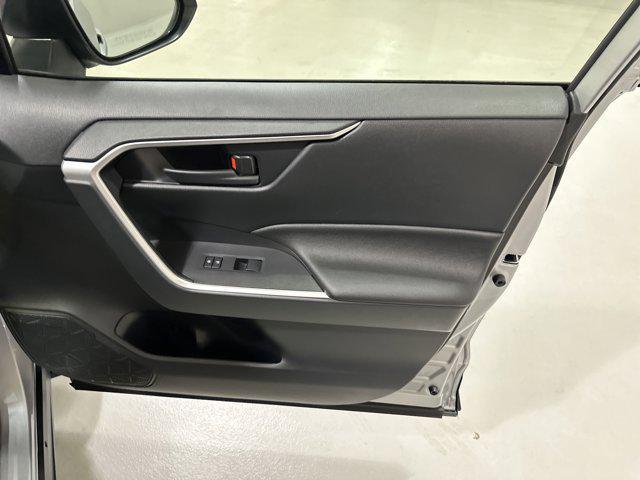 Photo of 2025 Silver Sky Toyota RAV4 Hybrid